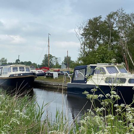 Boat Allemansfreon - Kamperen Op Het Water - Niet Om Mee Te Varen - Read Host Profile-Lees Hostprofiel Jutrijp Exteriör bild