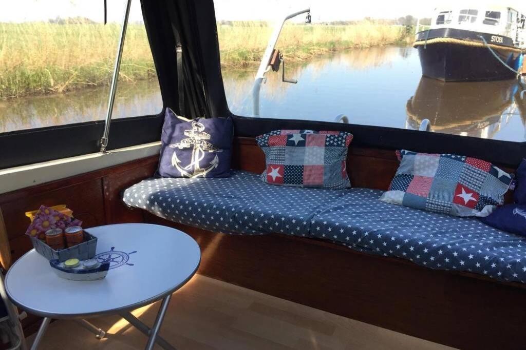 Boat Allemansfreon - Kamperen Op Het Water - Niet Om Mee Te Varen - Read Host Profile-Lees Hostprofiel Jutrijp Exteriör bild