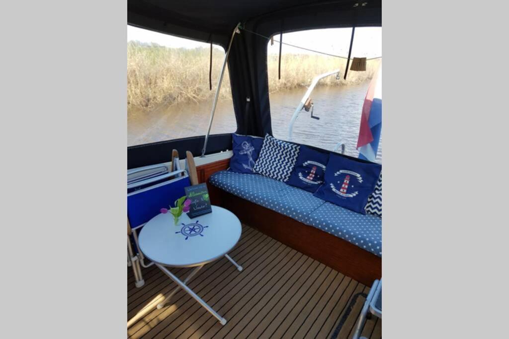 Boat Allemansfreon - Kamperen Op Het Water - Niet Om Mee Te Varen - Read Host Profile-Lees Hostprofiel Jutrijp Exteriör bild