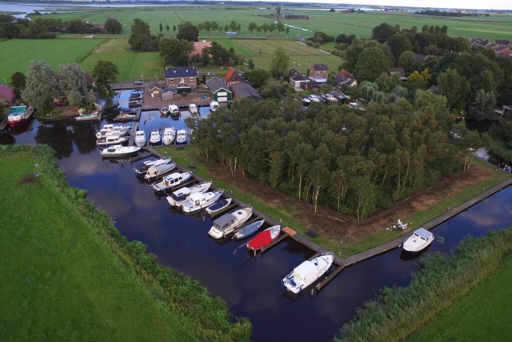 Boat Allemansfreon - Kamperen Op Het Water - Niet Om Mee Te Varen - Read Host Profile-Lees Hostprofiel Jutrijp Exteriör bild
