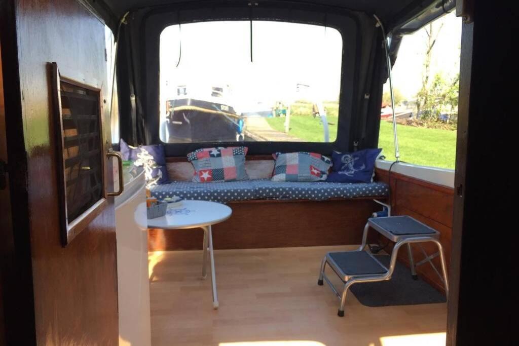Boat Allemansfreon - Kamperen Op Het Water - Niet Om Mee Te Varen - Read Host Profile-Lees Hostprofiel Jutrijp Exteriör bild