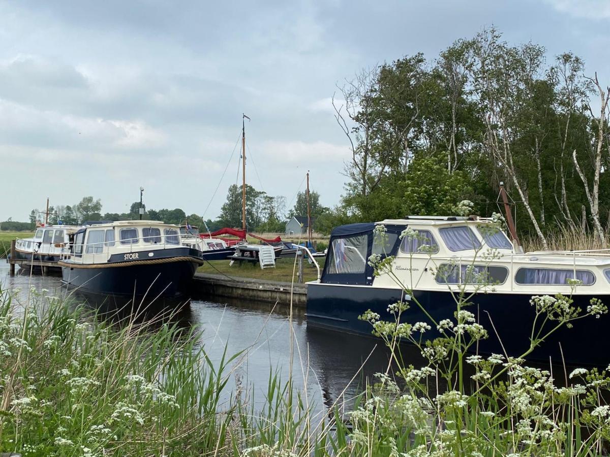 Boat Allemansfreon - Kamperen Op Het Water - Niet Om Mee Te Varen - Read Host Profile-Lees Hostprofiel Jutrijp Exteriör bild