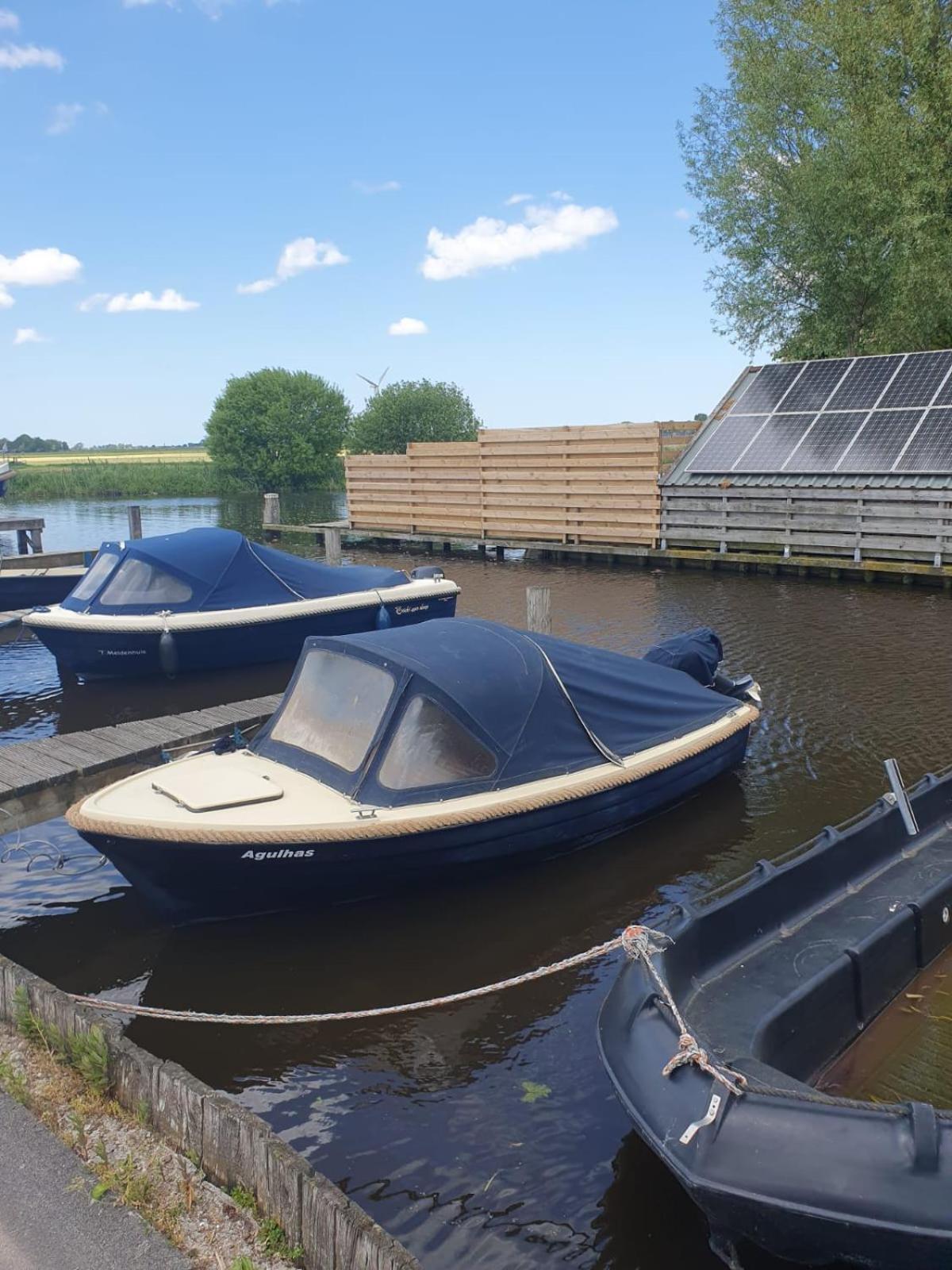 Boat Allemansfreon - Kamperen Op Het Water - Niet Om Mee Te Varen - Read Host Profile-Lees Hostprofiel Jutrijp Exteriör bild