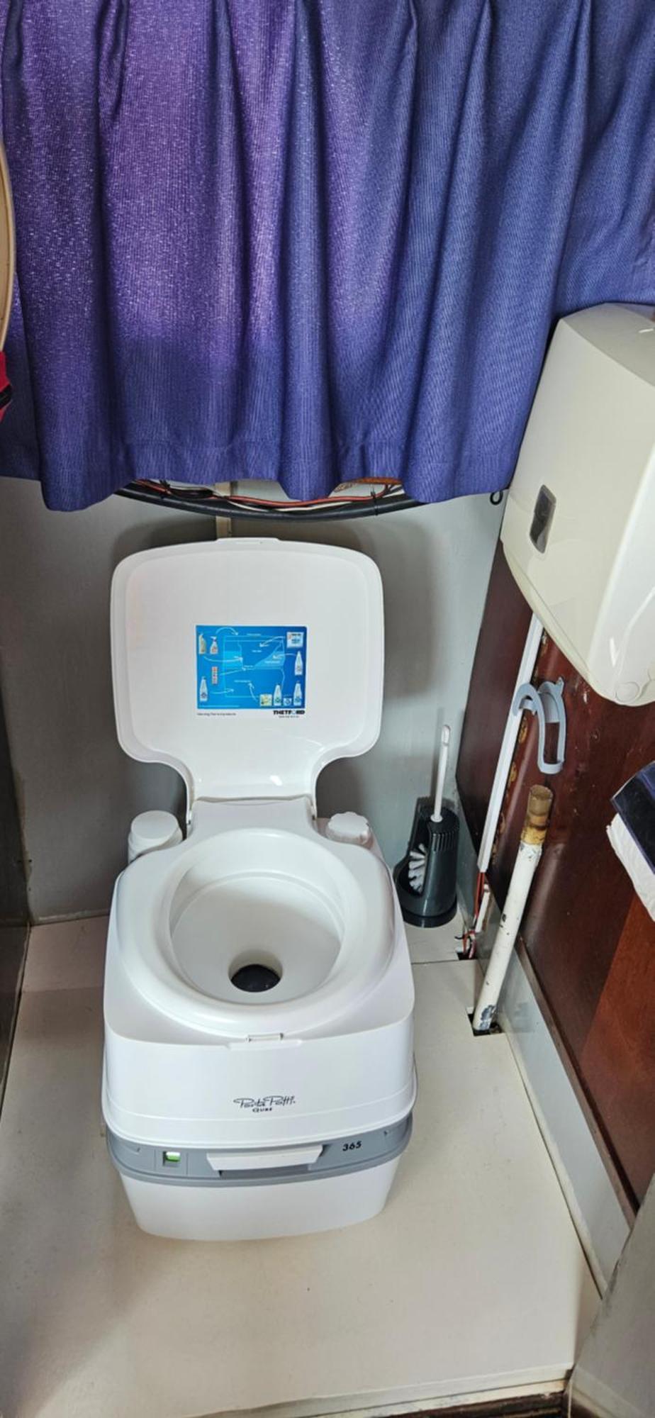 Boat Allemansfreon - Kamperen Op Het Water - Niet Om Mee Te Varen - Read Host Profile-Lees Hostprofiel Jutrijp Exteriör bild