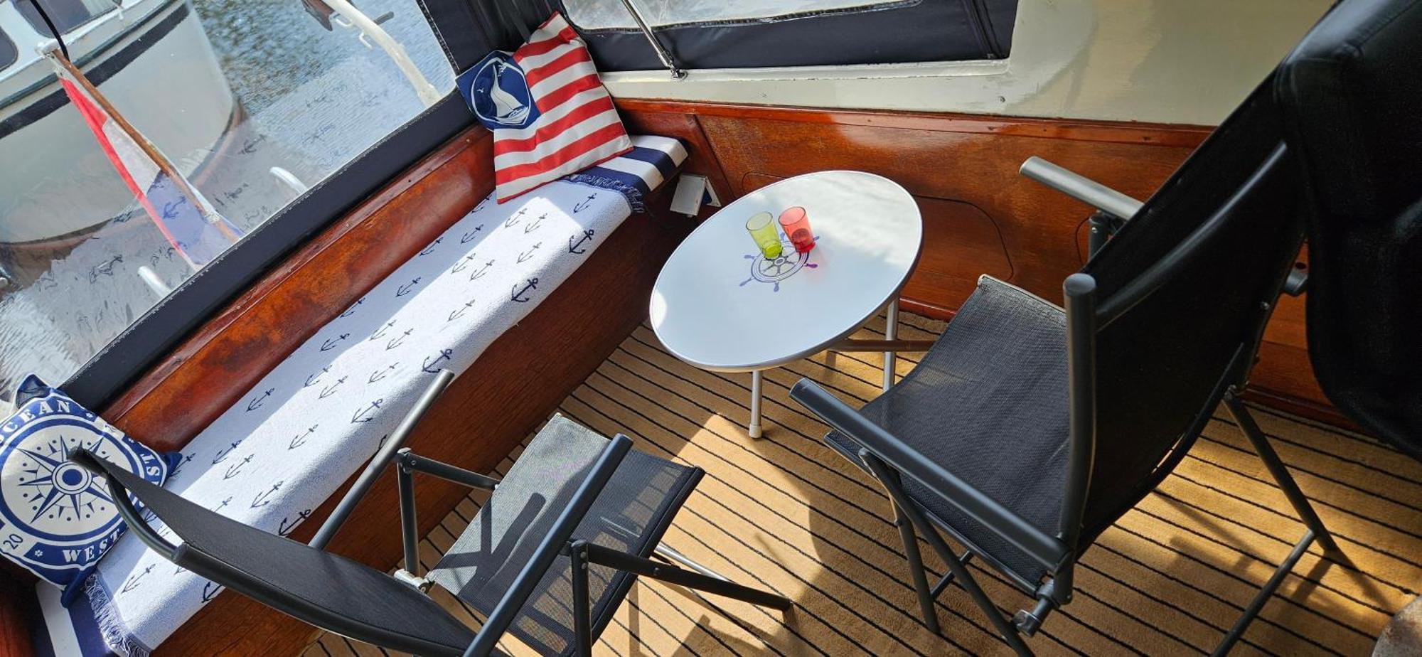 Boat Allemansfreon - Kamperen Op Het Water - Niet Om Mee Te Varen - Read Host Profile-Lees Hostprofiel Jutrijp Exteriör bild